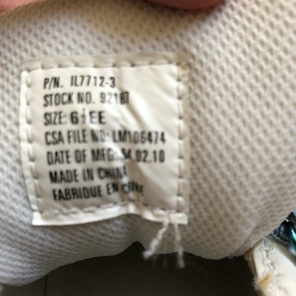 Brooks White Safety Shoes - Picture 3 of 8